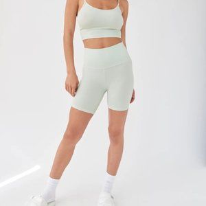 NWT TnaChill Atmosphere Hi-Rise 7" Short Murmur Grey